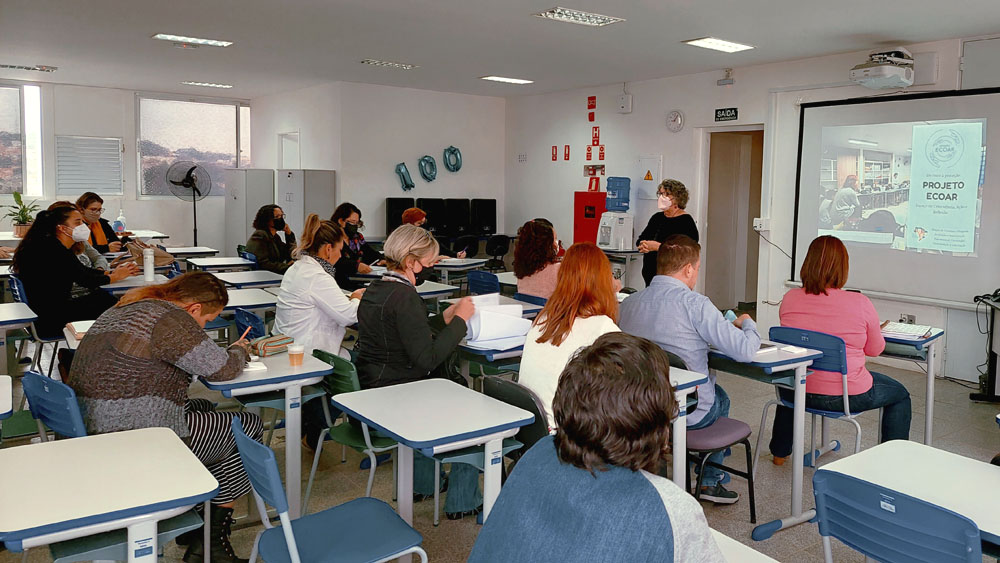 Reunião de profissionais do Projeto ECOAR no NAED Campinas